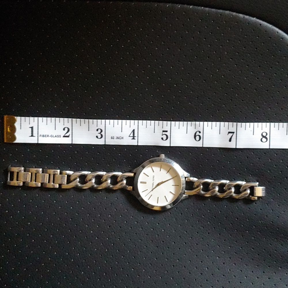 Michael Kors Watch Silver Chain Watch MK Silver Watch comes w/Box⌚️New Battery - Picture 12 of 13